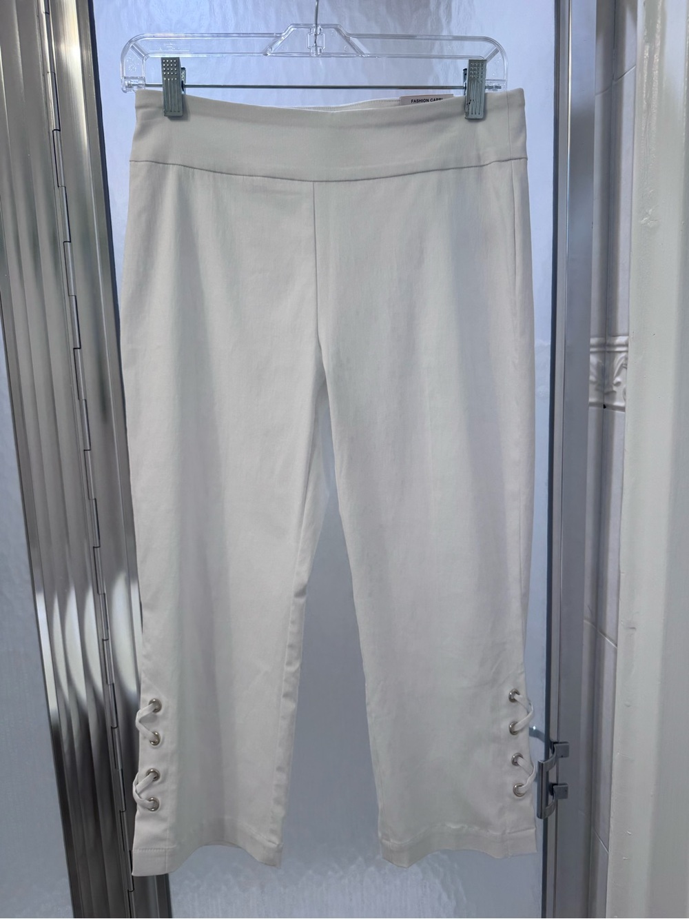 JM Collection White Cropped Pants with Side Eyelet Detail